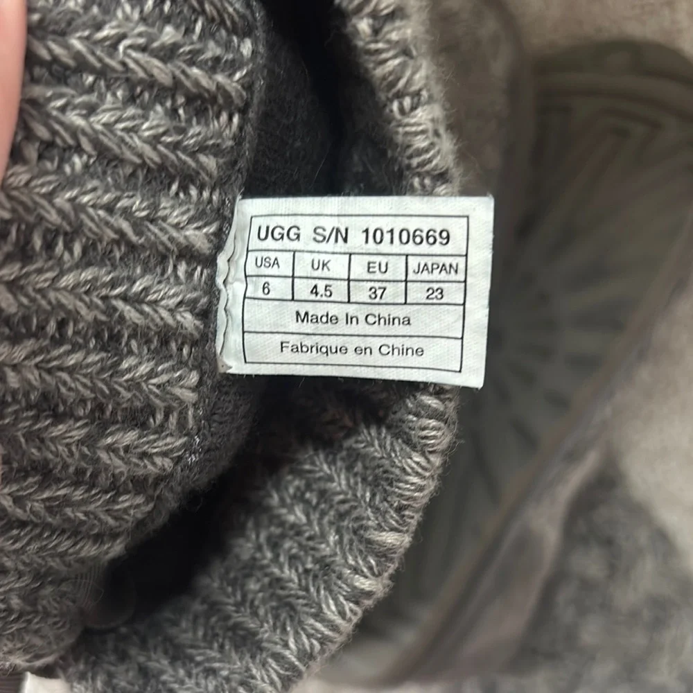 UGG Isla Knit Women’s Boots - Gray